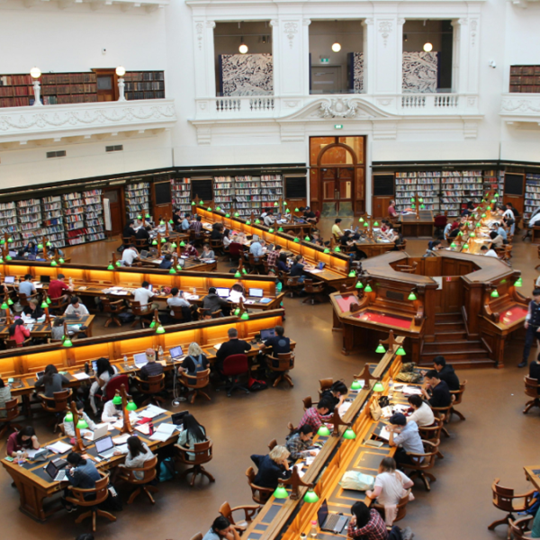 從歐陸校園奔向普世禾場