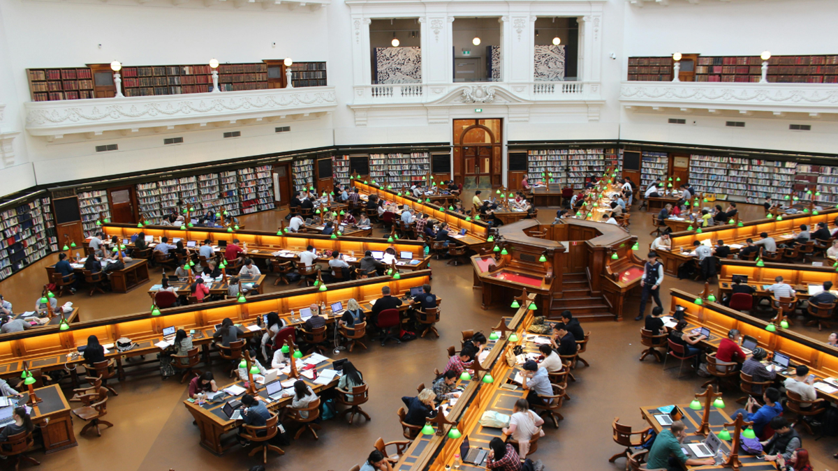 從歐陸校園奔向普世禾場